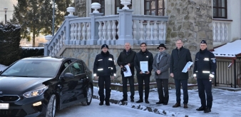 Nowy radiowóz dla funkcjonariuszy Komisariatu Policji w Piwnicznej-Zdroju